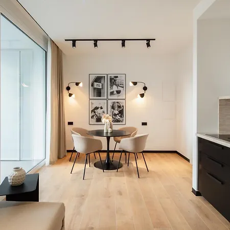 San Lorenzo Labicana Luxury Apartment *