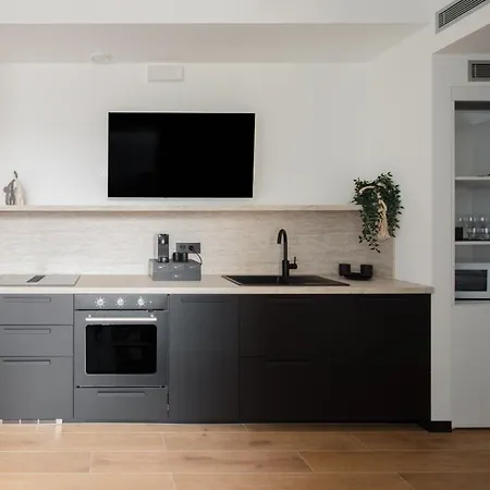 San Lorenzo Labicana Luxury Apartment Rome